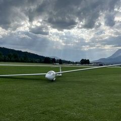 Flugwegposition um 15:30:56: Aufgenommen in der Nähe von Gemeinde St. Johann in Tirol, St. Johann in Tirol, Österreich in 576 Meter
